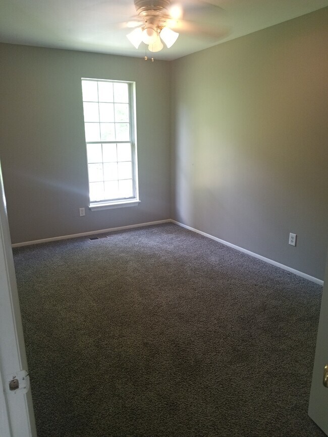 Bedroom 3 - 4330 Declaration Cir