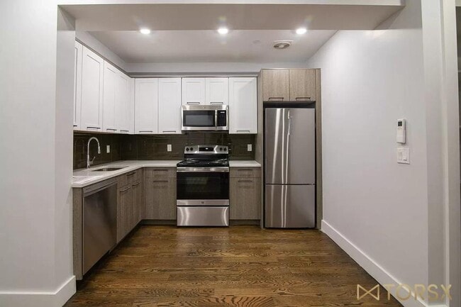Building Photo - 1 bedroom in BROOKLYN NY 11206
