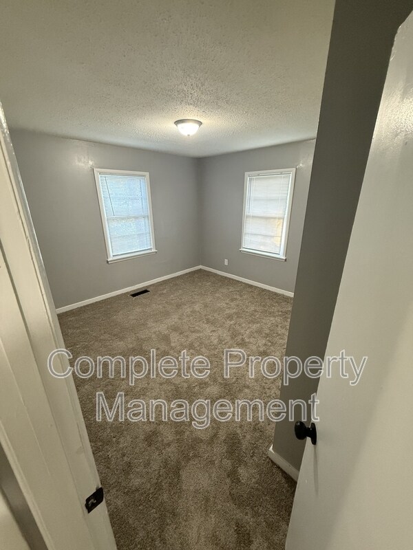 Foto del edificio - 1353 5th Pl NW