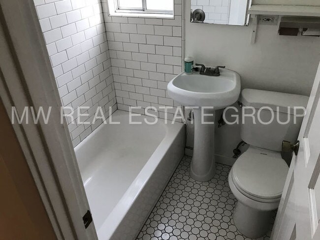 Foto del edificio - Beautiful and cozy unit!