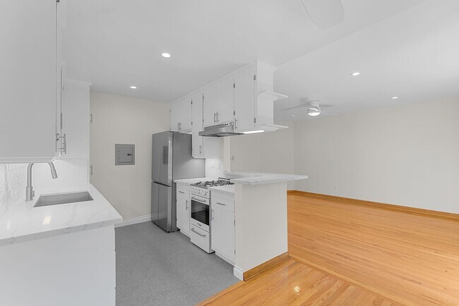 Foto del edificio - 1701 Washington Way