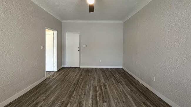 Interior Photo - SUT - 1314 Sutherland St