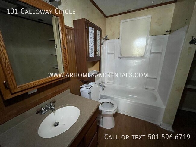 Foto del edificio - 131 Galloway Cir