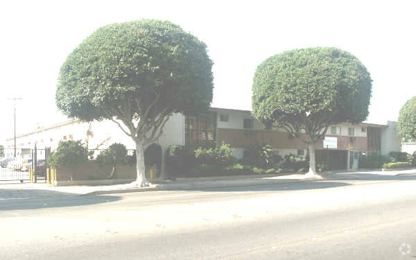 Foto principal - 13921 Normandie Ave.