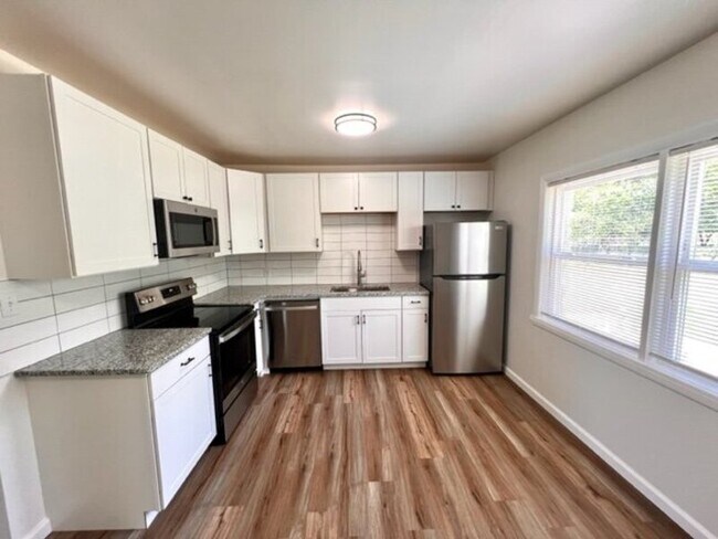 Foto del edificio - 5746 S Rockford Ave