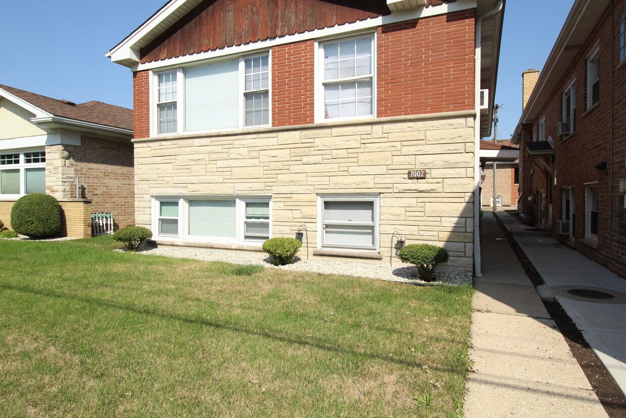 Primary Photo - 7002 Pershing Rd