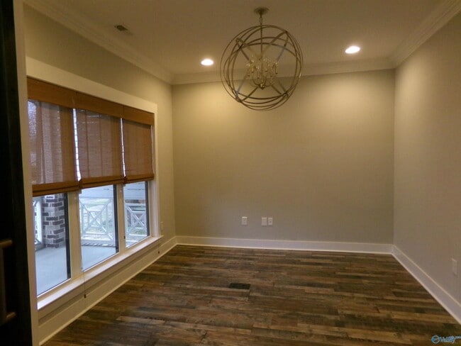 Foto del edificio - 505 Oshaughnessy Ave NE