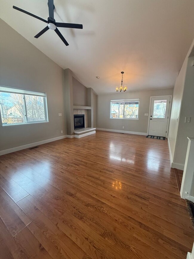 Foto del edificio - BEAUTIFULLY UPDATED 3BD HOME FOR RENT