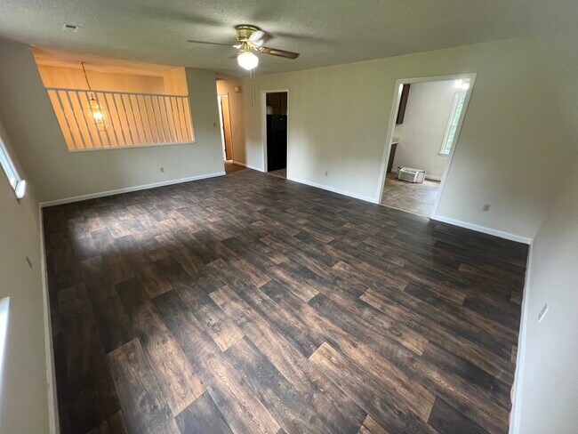 Building Photo - 945 Patch Dr