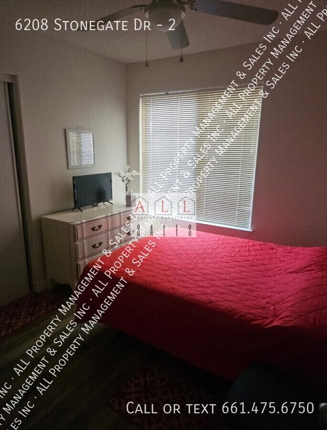 Foto del edificio - 6208 Stonegate Dr