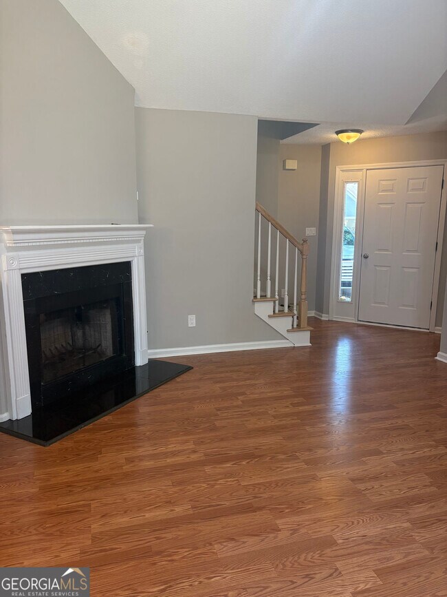 Building Photo - 304 Everdale