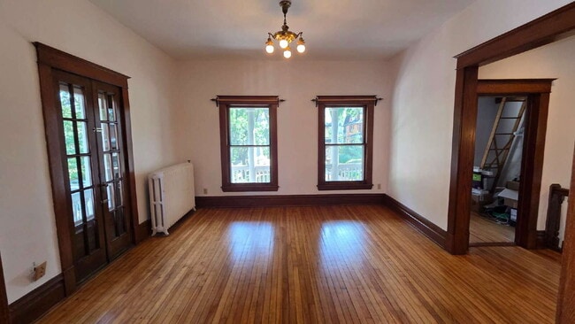 Foto del edificio - 3 bed - 1 bath One block from Grand Ave in St. Paul