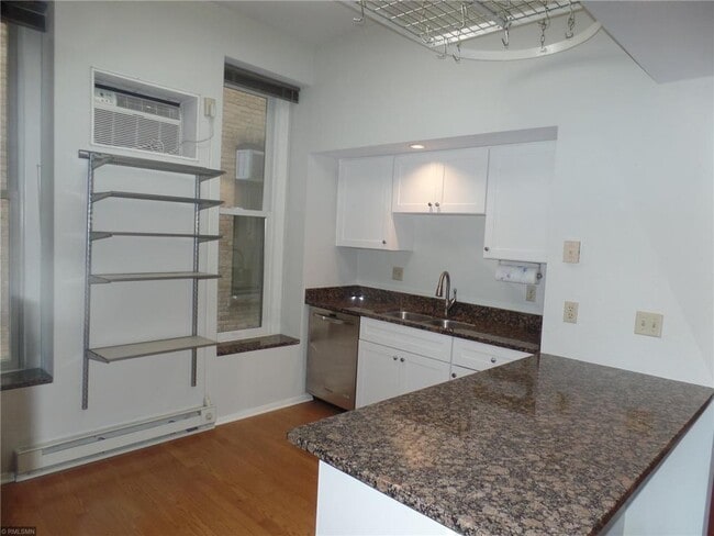 Building Photo - 165 Western Ave N