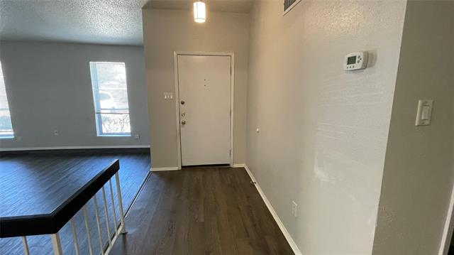 Foto del edificio - 3201 Willow Bend Ct