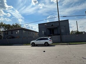 Building Photo - 2419 Pannell St