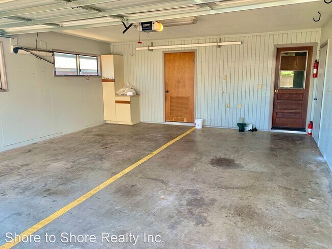 Building Photo - 3 br, 2 bath House - 841 Makaala Drive