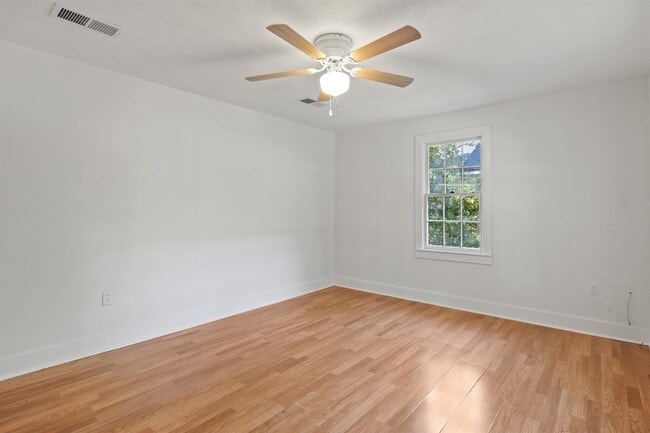 Foto del edificio - 1408 N Bronough St