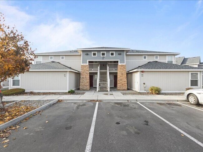 Foto del edificio - 6305 Chapel Hill Blvd