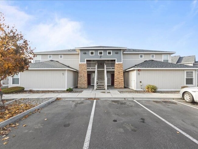 Building Photo - 6305 Chapel Hill Blvd