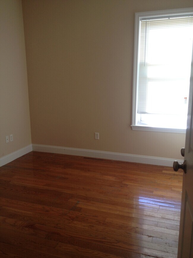 Foto del edificio - 30 Circuit St