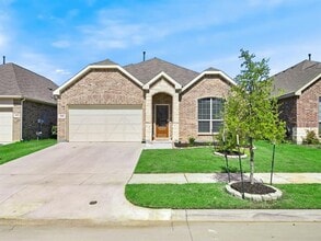 Building Photo - 3413 Kingsview Dr