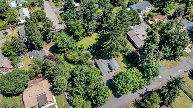 Building Photo - 944 NE 155th Ave