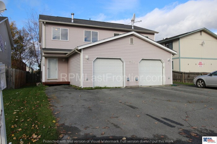 Primary Photo - 5811 E 6th Ave