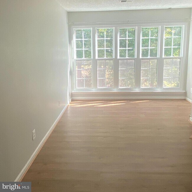 Foto del edificio - 3805 Green Ridge Ct