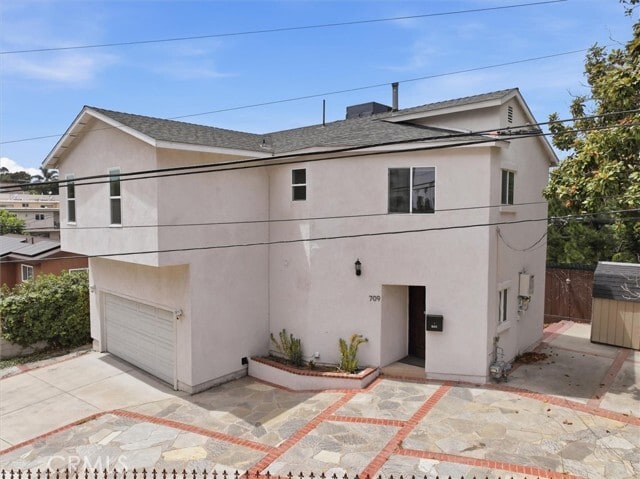 Building Photo - 709 Warren Ln
