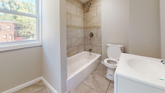 Building Photo - Cute 2 Bedroom Townhome in Germantown