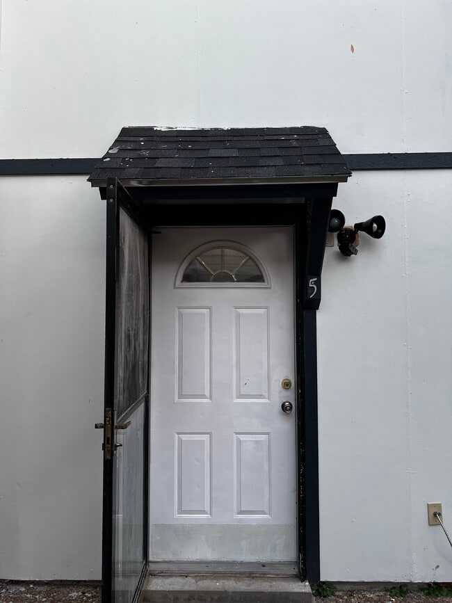 Building Photo - 311 McFadden Dr