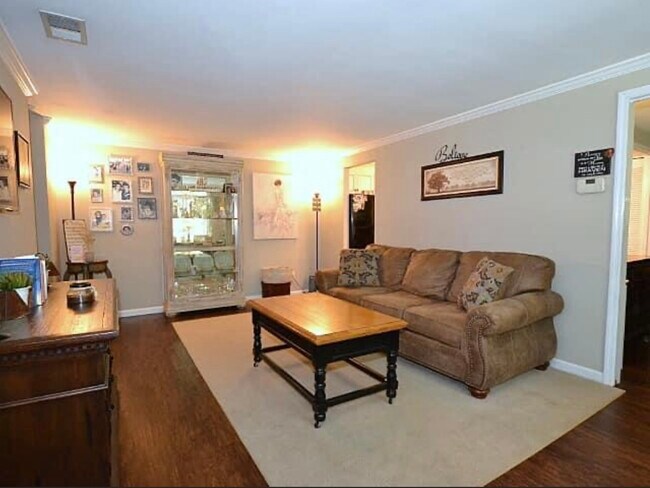 Foto del edificio - 548 Blue Ridge Dr