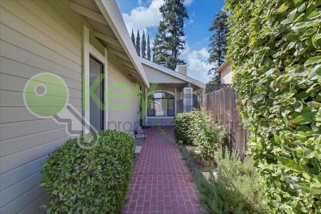Building Photo - 3040 Danehurst Ct
