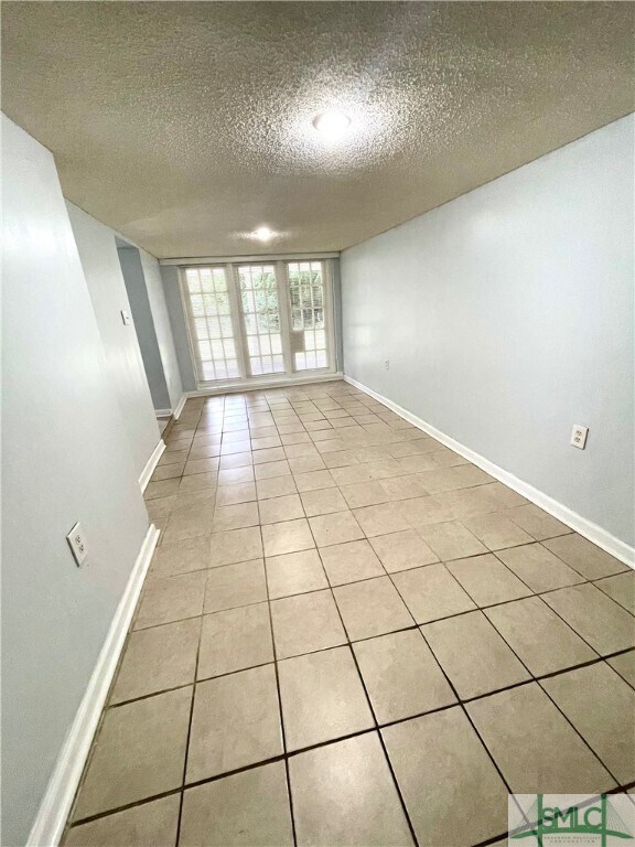 Foto del edificio - 506 Forrest Ave