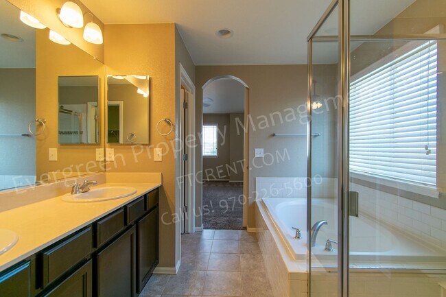 Foto del edificio - 436 Routt Dr