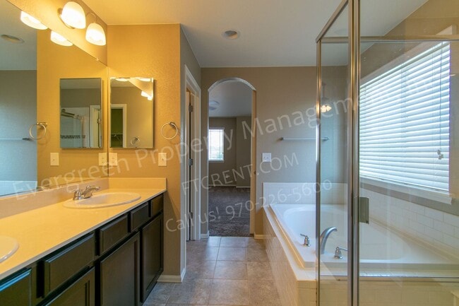 Building Photo - Absolutely Gorgeous 4-Bed Single Family Home in Copper Ridge!