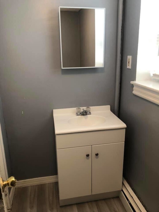 Building Photo - 422 Pierce St