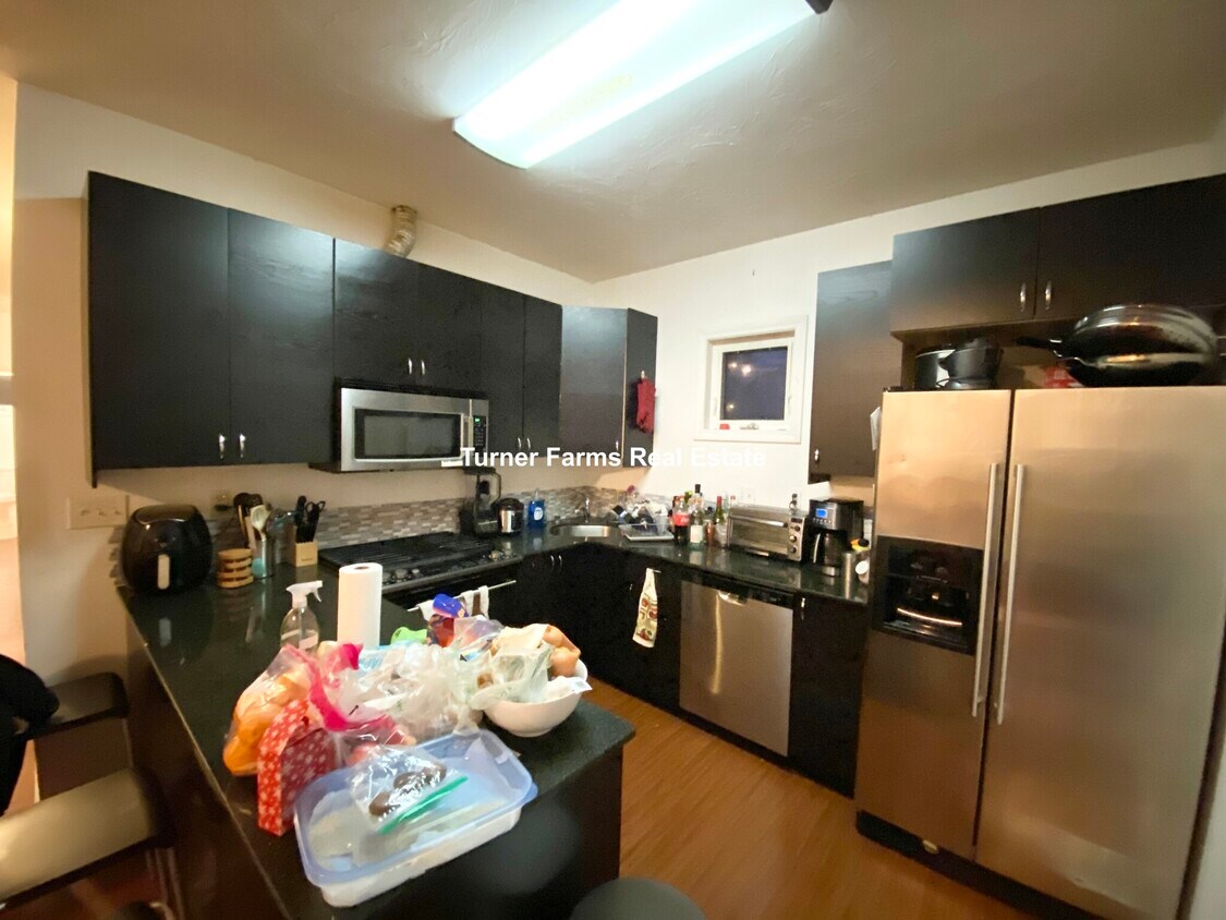 Primary Photo - 93A Hillside St