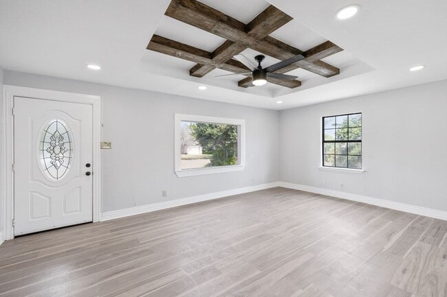 Building Photo - 1206 E Samano St