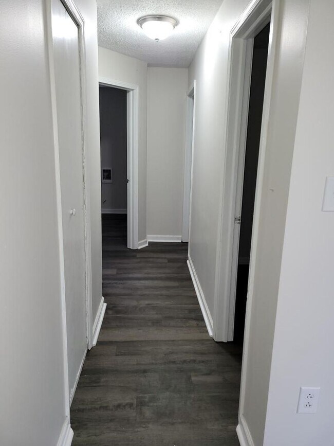 Foto del edificio - 3 Bedroom Home in South Linden! Section 8 ...