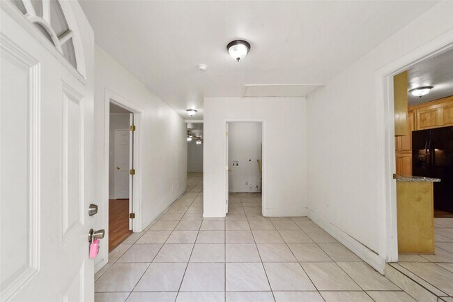 Foto del edificio - 214 Schilling Ave