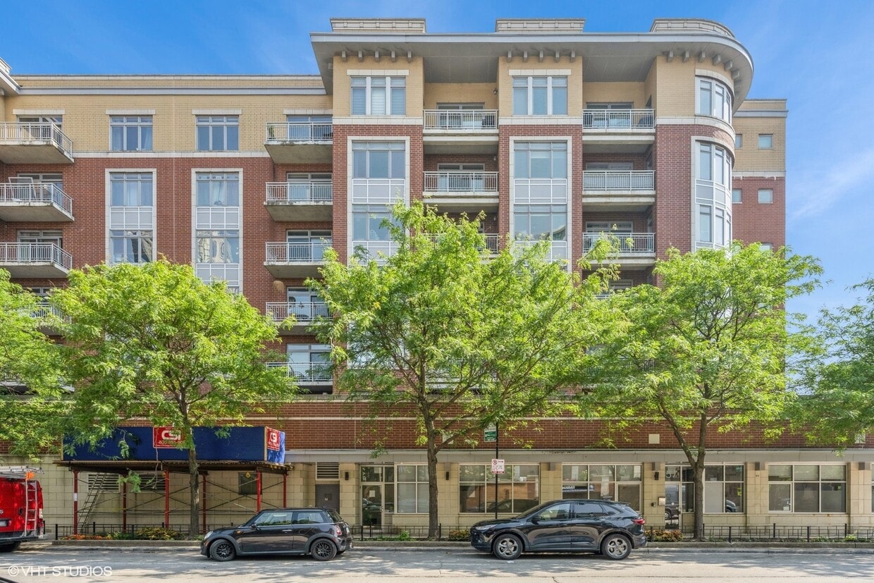 Primary Photo - 657 W Fulton St
