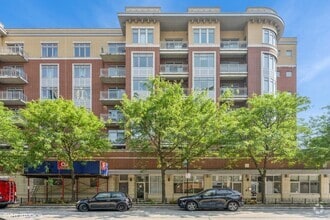 Building Photo - 657 W Fulton St