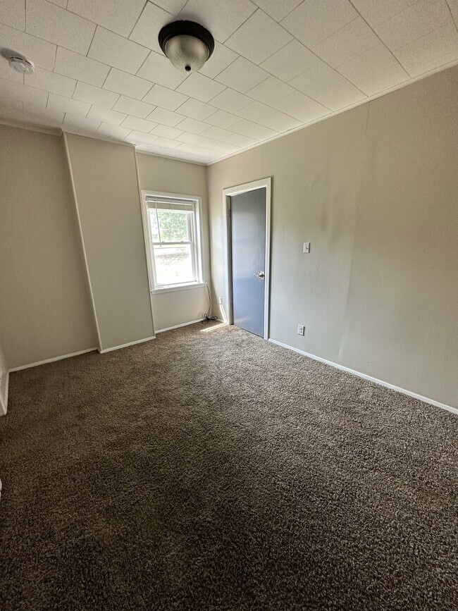 Foto del edificio - 572 W. 5th Street Apartments LLC