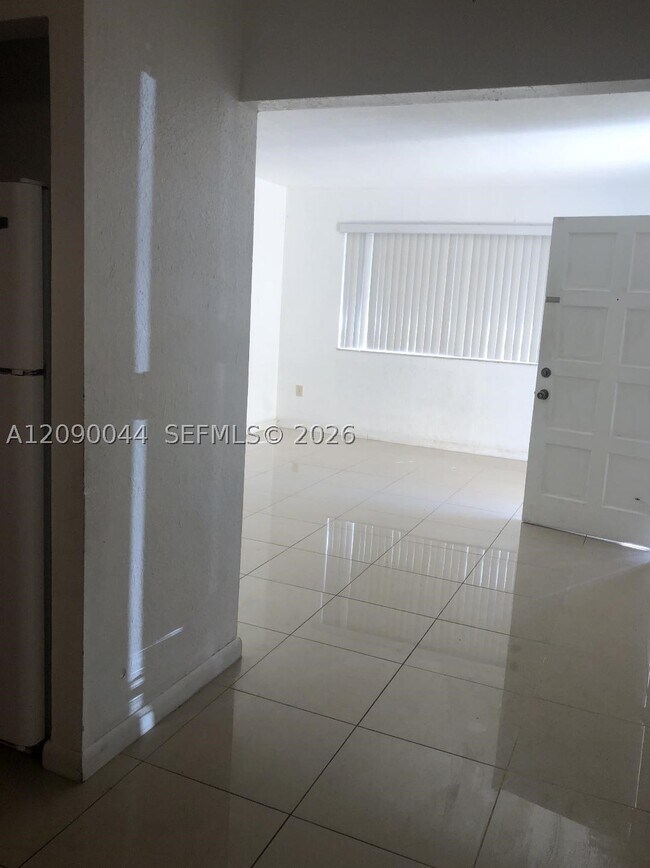 Building Photo - 17300 SW 94th Ave