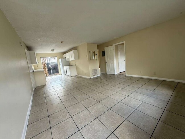 Foto del edificio - 1104 NW 8th Ave