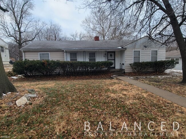 Building Photo - 2 br, 1.5 bath House - 2215 SE Kentucky Ave