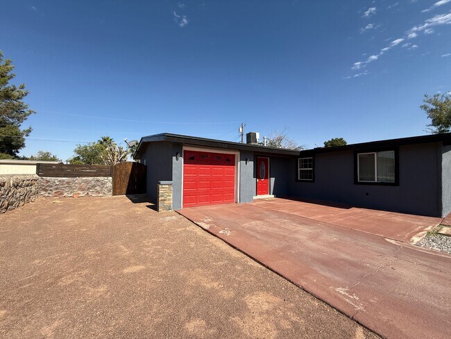 Building Photo - 321 Turnstone Dr