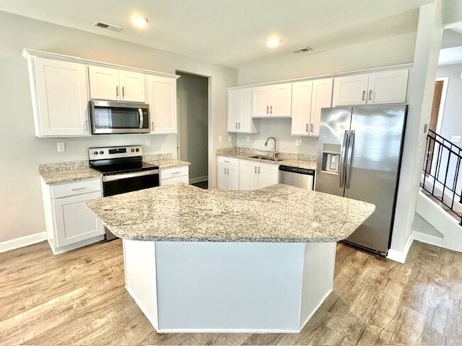 Building Photo - Now Leasing a 4-bedroom 2.5 bath home in W...