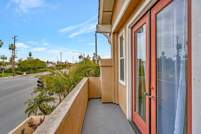 Foto del edificio - 624 Goldenwest St